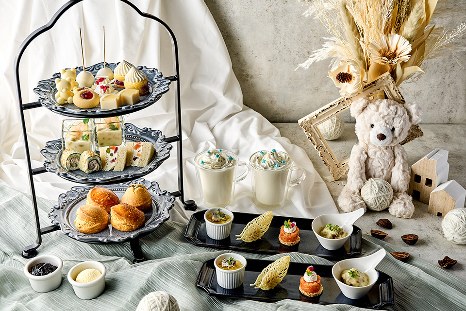 アフタヌーンティーで優雅な午後のひとときを