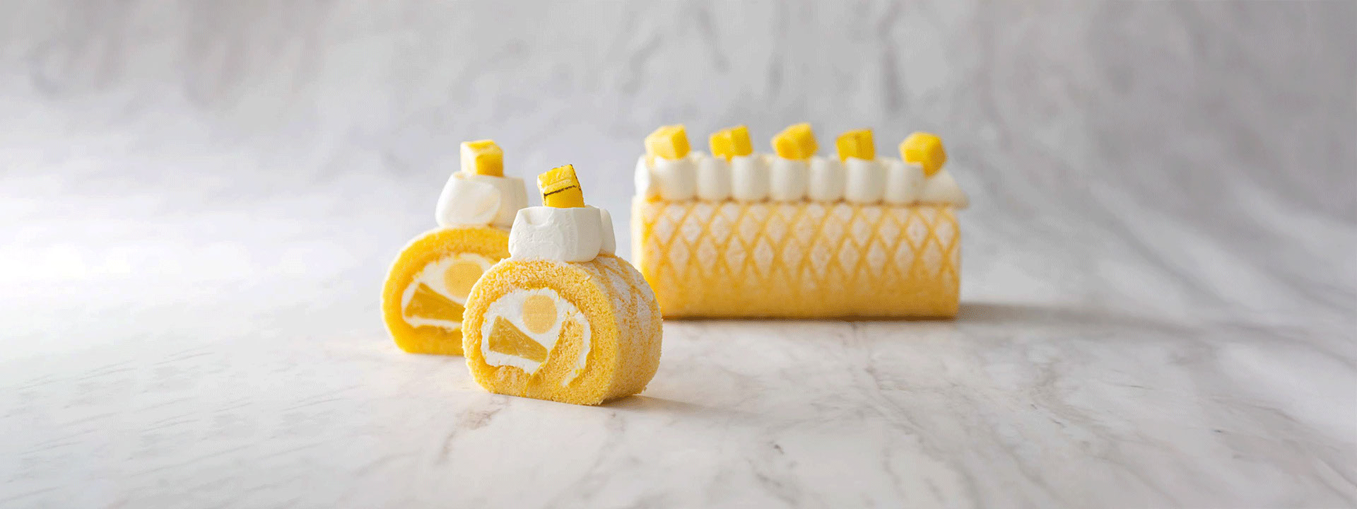 パイナップルロールケーキ