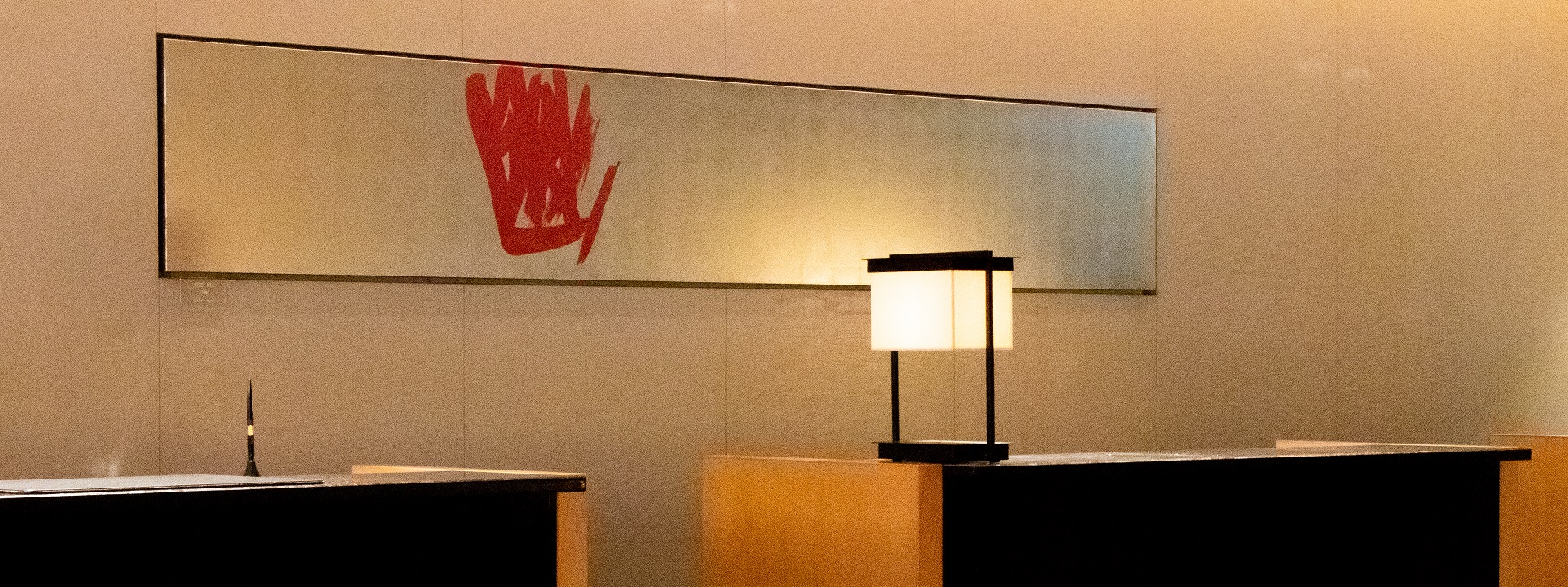 Shinoda Toko's work creates a dignified atmosphere