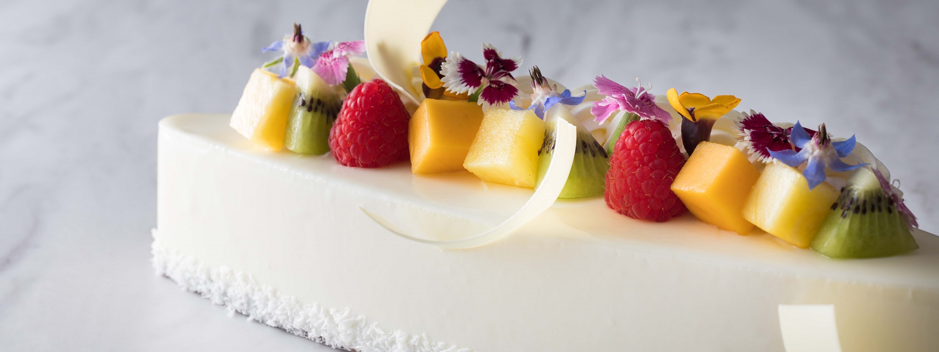 Pastry boutique Origami Chef Patissier Tetsuya Yasuzato