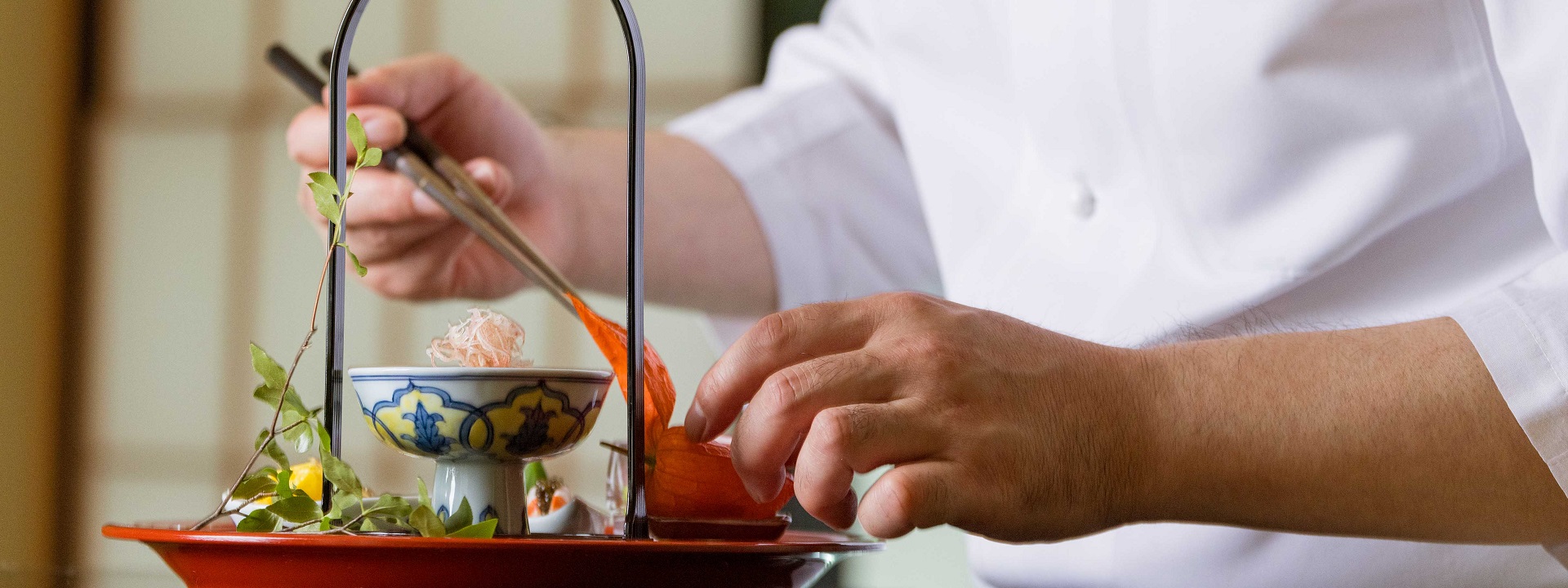 일본 요리 "Suiren" 이사회 매니저 후루야 타카시