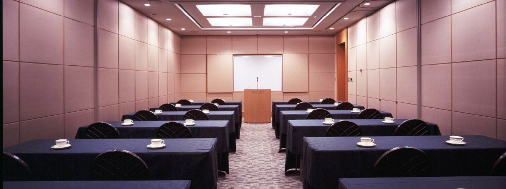 Small banquet hall/conference room [Sawarabi] School