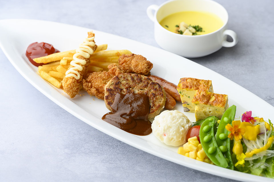 お子様用のイス・食器、キッズプレート