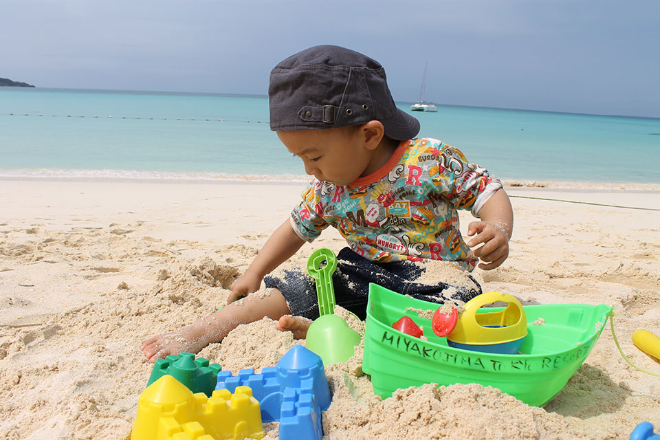 Sand play set available