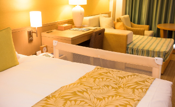 Bed guard <br />(Bedside type is available.)