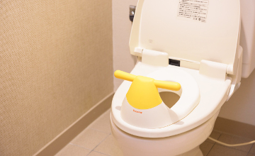Toilet seat <br />(For children aged 18 months and over)