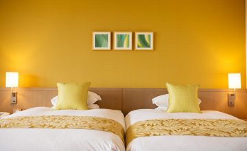 Japanese and Western-style Twin Room ・ Western-style Family Room ・Rooms other than suites have two beds attached to each other. You can sleep with peace of mind even if you have a child sleeping with you.