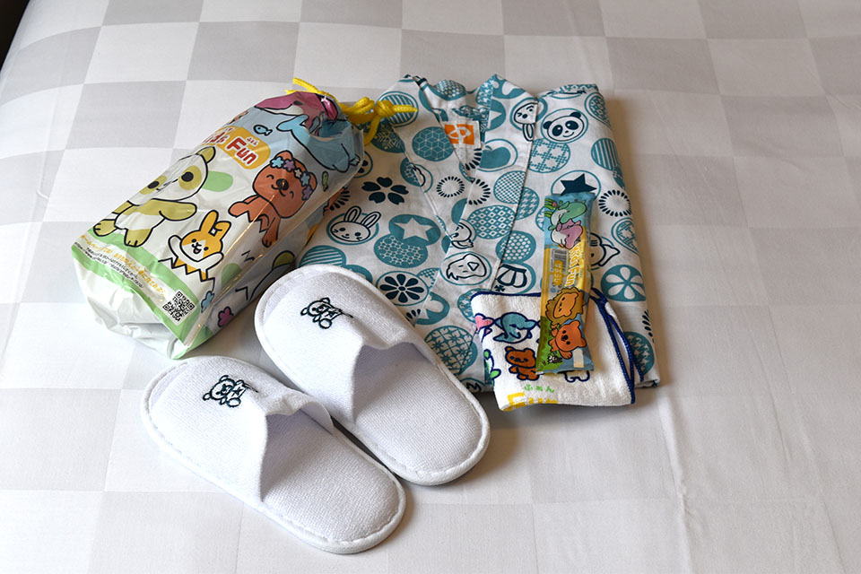 Children's amenities (toothbrush, slippers, hand towel)
