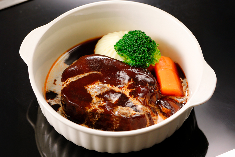 牛タンのデミグラス煮込み